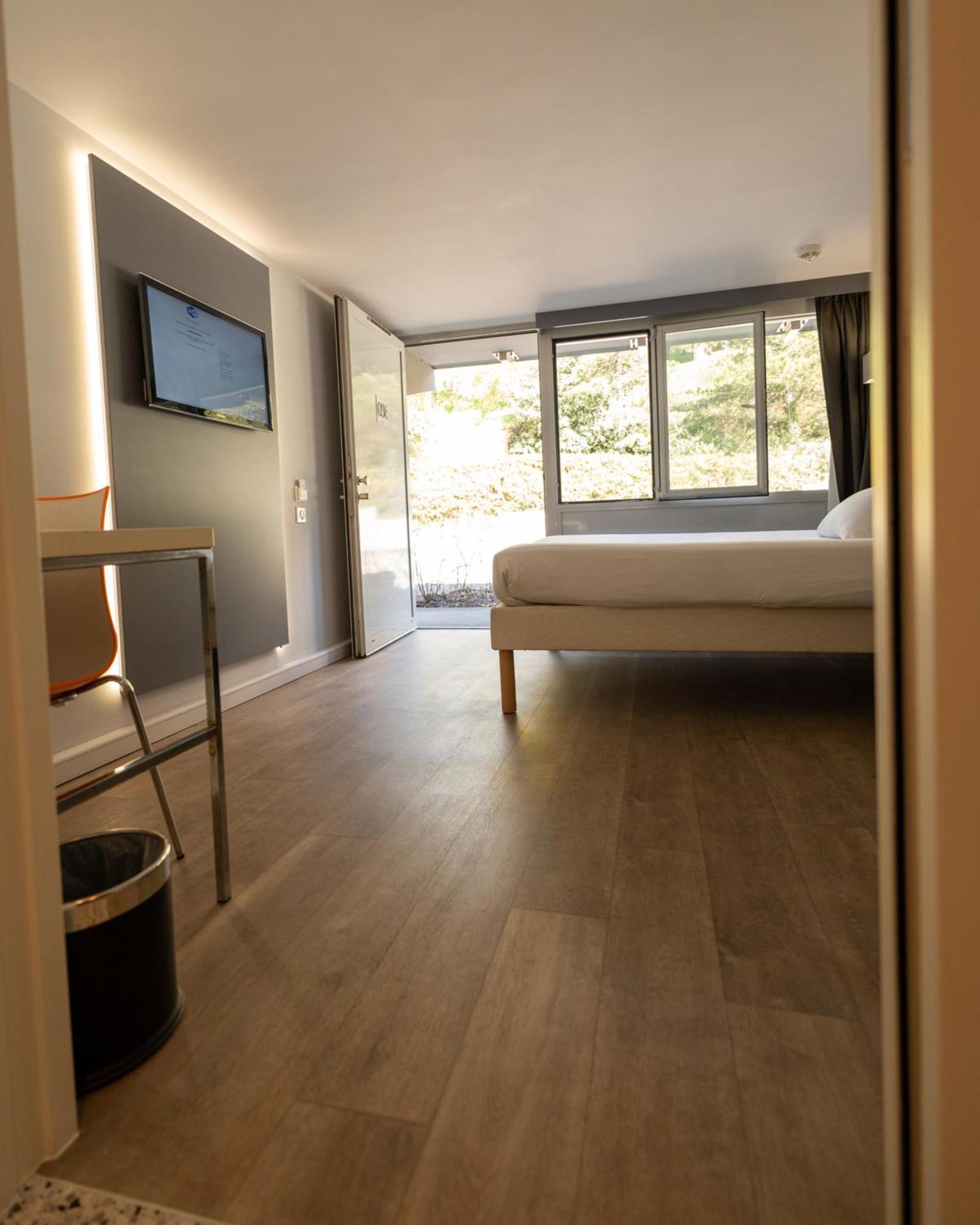 Kyriad Lyon Sud Sainte Foy מראה חיצוני תמונה